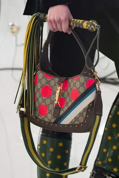 Look 11
